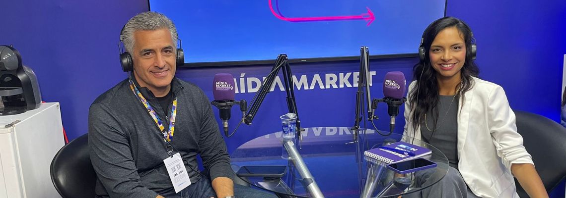 Mídia Market leva estúdio móvel de podcast para evento em Florianópolis