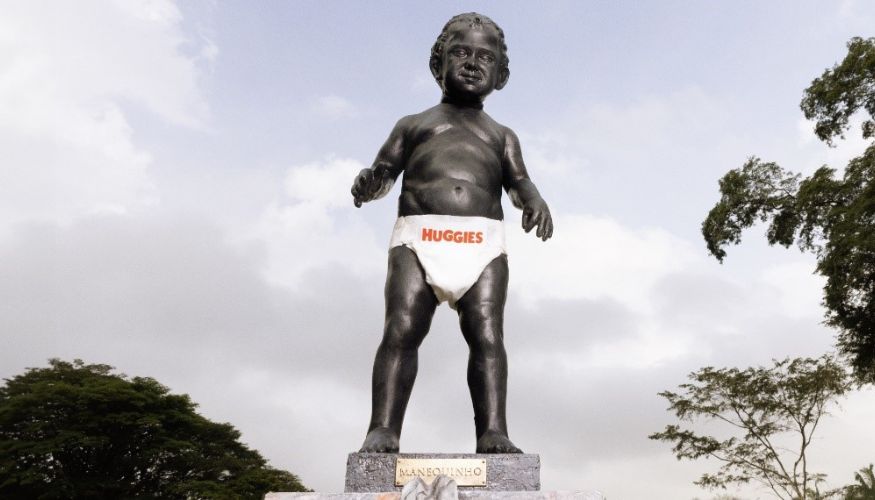 Huggies coloca estátua de um bebê com fralda no parque Villa-Lobos