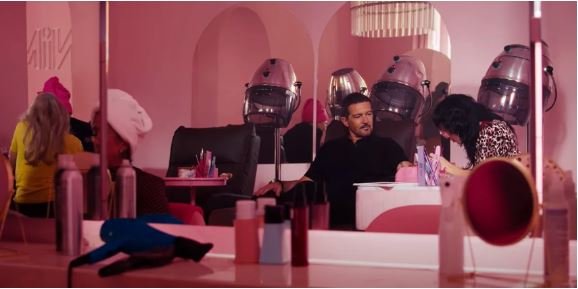 Depois de Bradley Cooper, Antonio Banderas e a sua filha estrelam campanha da Mercedes-Benz Depois de Bradley Cooper, Antonio Banderas e a sua filha estrelam campanha da Mercedes-Benz