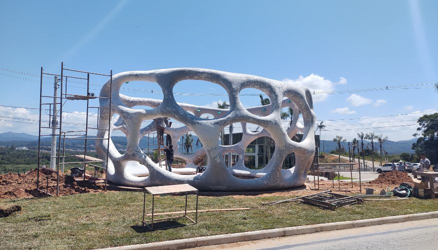 Inauguração em São José | Escultura com 4,5 metros de altura e 10 metros de diâmetro