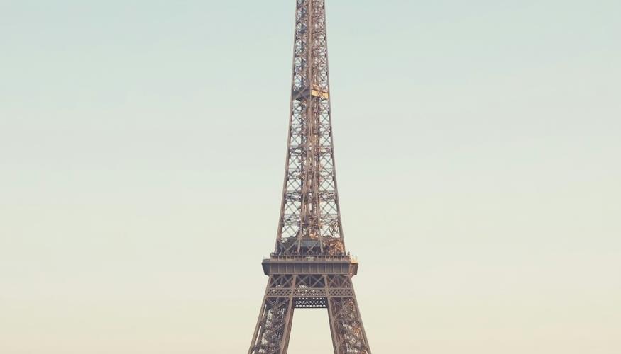 Já imaginou ter um emprego de marketing igual a “Emily em Paris”?