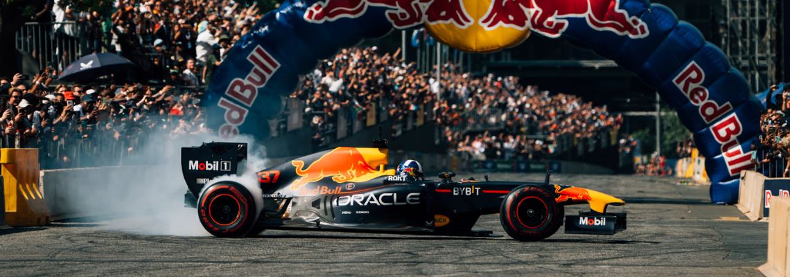 Red Bull Showrun exibe carro de Fórmula 1 e simulador no Shopping Mueller
