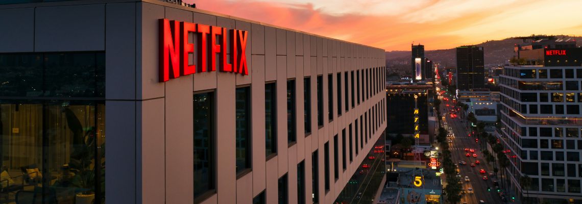 Netflix foca em publicidade e transmissões ao vivo