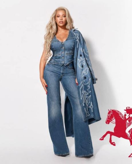 Cantora Beyoncé aparece novamente em campanha da Levi's 