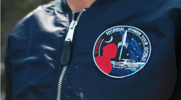 Hyundai cria emblema especial para vestir apresentador espanhol que viajará para o espaço Hyundai cria emblema especial para vestir apresentador espanhol que viajará para o espaço