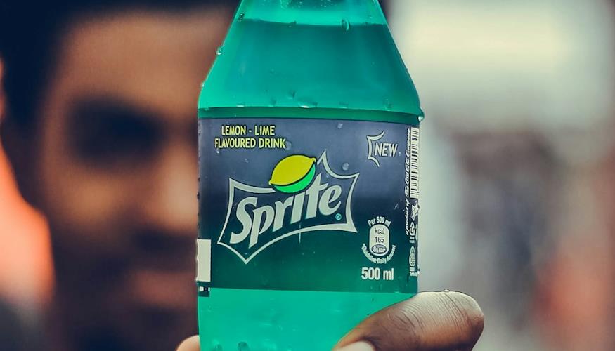 Anthony Edwards e Kevin Garnett, jogadores da NBA, são as estrelas da nova campanha da Sprite