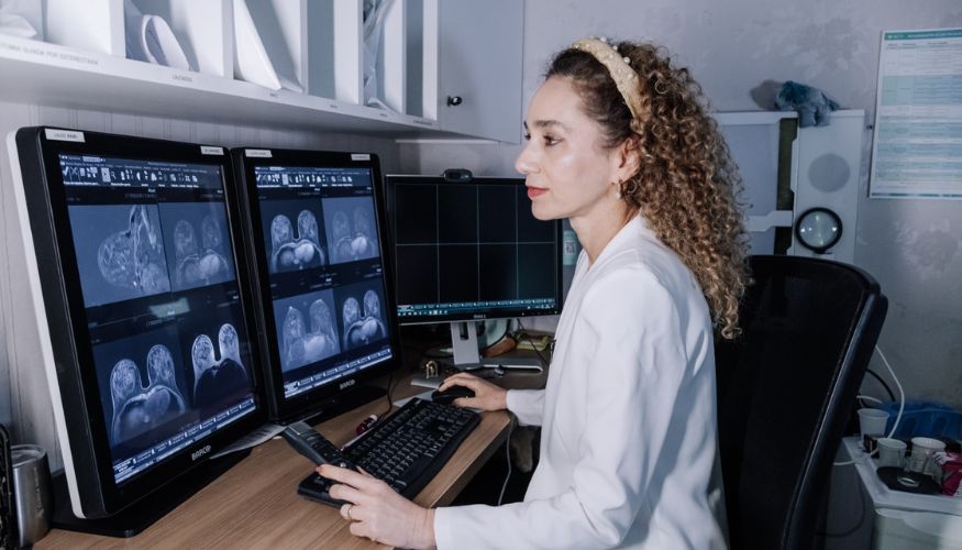 Evento em Florianópolis reúne referências em oncologia mamária do Sul do Brasil