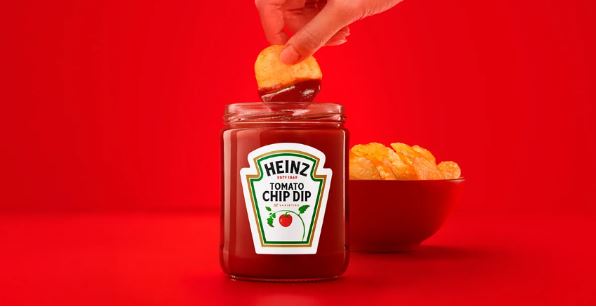 Heinz incentiva os seus consumidores a mergulharem batatas fritas no ketchup Heinz incentiva os seus consumidores a mergulharem batatas fritas no ketchup