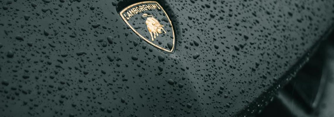 Lamborghini causa alvoroço nas redes sociais ao anunciar lançamento de carrinho de bebê