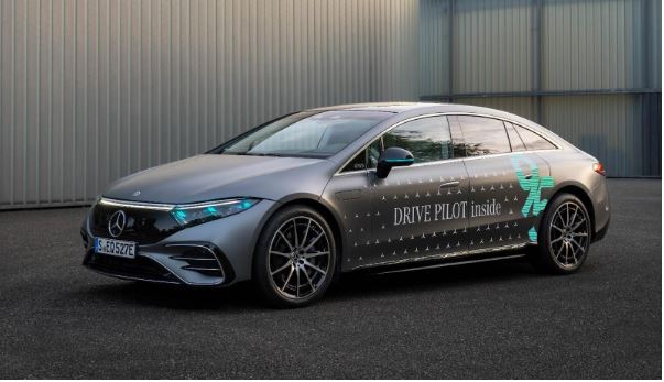 Para trazer identificação na direção autônoma, Mercedes-Benz aposta na cor turquesa Para trazer identificação na direção autônoma, Mercedes-Benz aposta na cor turquesa