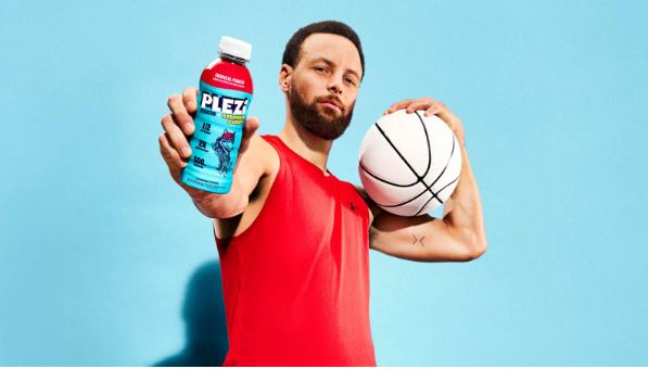 Stephen Curry e Michelle Obama se unem para divulgar o concorrente do Gatorade Stephen Curry e Michelle Obama se unem para divulgar o concorrente do Gatorade