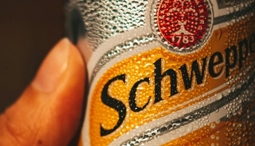 Schweppes vai até Marte em sua nova campanha com estética bem futurista