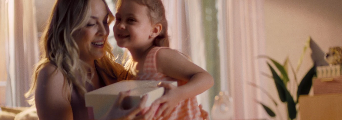 Natura traz um olhar leve e divertido para campanha de Dia das Mães