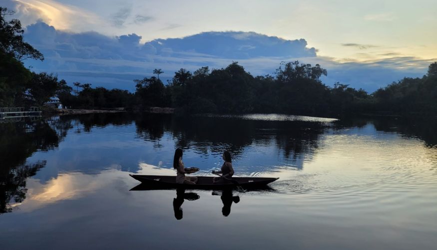 Isabelle Nogueira protagoniza campanha da Embelleze gravada na Amazônia