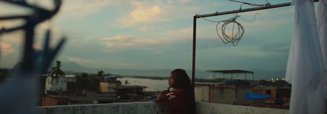 Vini Jr estrela campanha de relançamento de OMO Lavagem Perfeita