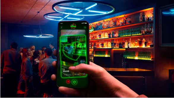 Heineken lança Tinder dos bares no Brasil e na Itália para tirar jovens da zona de conforto