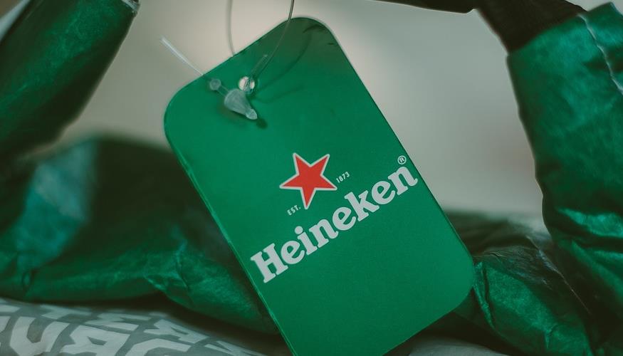 Heineken cria solução para as pessoas que gostam de ver futebol durante o trabalho