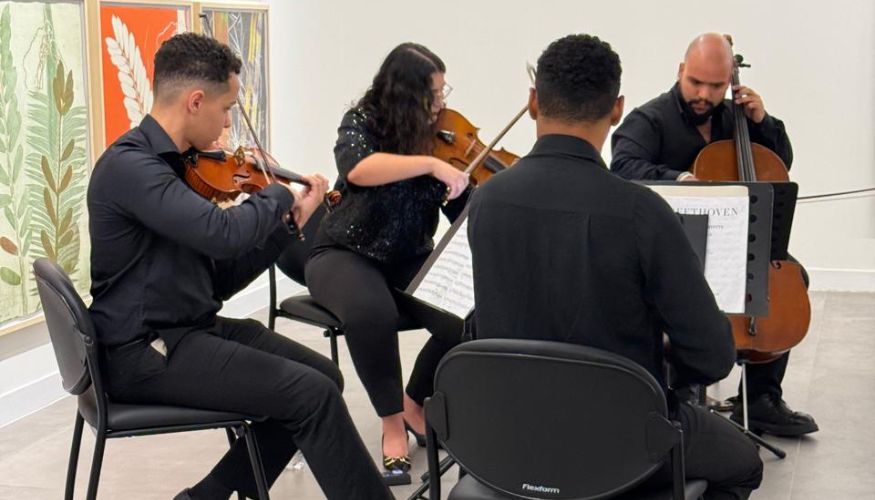 A.Galeria vira palco para música de câmara com concerto especial da OFiC