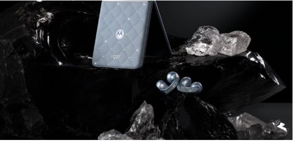 Motorola e Swarovski se juntam para lançamento de dispositivos com cristais Motorola e Swarovski se juntam para lançamento de dispositivos com cristais