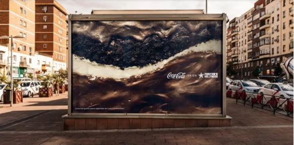 Após 20 anos, Coca-Cola retorna à rede de restaurantes com campanha impactante sobre reencontros Após 20 anos, Coca-Cola retorna à rede de restaurantes com campanha impactante sobre reencontros