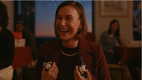 Facebook aposta no humor e na emoção em novo comercial de Natal Facebook aposta no humor e na emoção em novo comercial de Natal