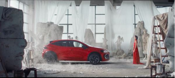 Renault aposta na mitologia grega para apresentar nova campanha do Clio E-Tech híbrido Renault aposta na mitologia grega para apresentar nova campanha do Clio E-Tech híbrido