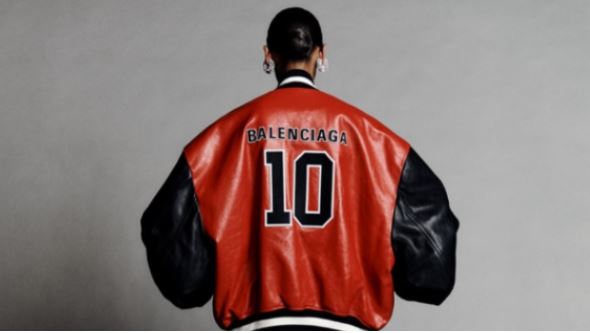 Balenciaga une moda e esporte em coleção cápsula com a NBA Balenciaga une moda e esporte em coleção cápsula com a NBA