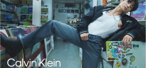Calvin Klein revisita os anos 90 em campanha estrelada por Jungkook Calvin Klein revisita os anos 90 em campanha estrelada por Jungkook