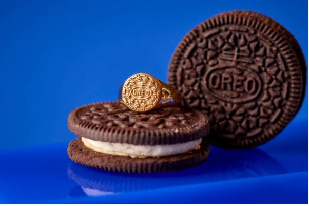Oreo transforma biscoito em joia e lança anel inspirado em edição especial Oreo transforma biscoito em joia e lança anel inspirado em edição especial