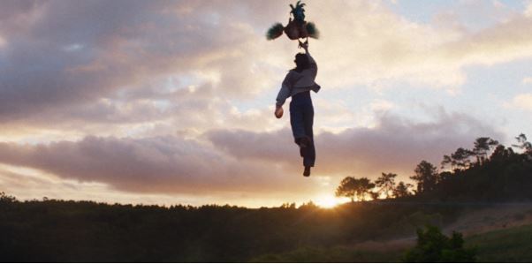 KFC transforma devoção ao frango frito em ritual cinematográfico e perturbador em nova fase da campanha KFC transforma devoção ao frango frito em ritual cinematográfico e perturbador em nova fase da campanha