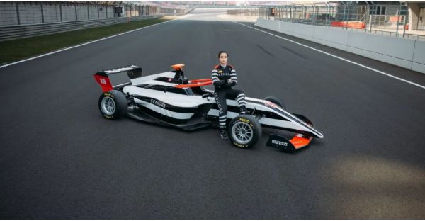 Sephora entra no universo da Fórmula 1 e se torna parceira oficial de beleza da F1 Academy Sephora entra no universo da Fórmula 1 e se torna parceira oficial de beleza da F1 Academy