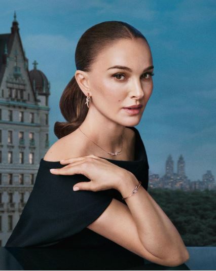 Natalie Portman é anunciada como nova embaixadora global da Tiffany & Co. Natalie Portman é anunciada como nova embaixadora global da Tiffany & Co.