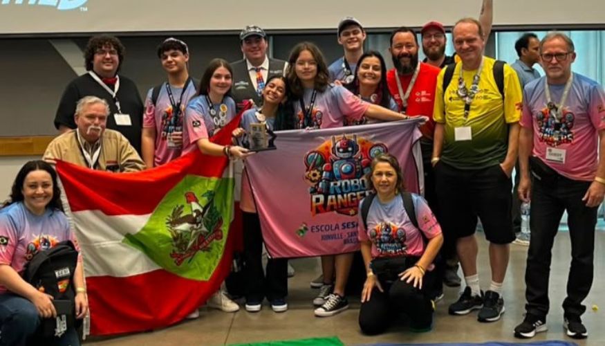Alunos do Sesi de Joinville conquistam o 2º lugar em torneio de robótica nos EUA